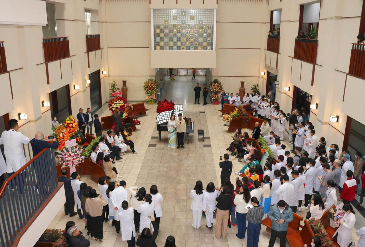 &nbsp;Âm nhạc có khả năng chữa lành và cải thiện tâm trạng, giúp bệnh nhân giảm đau, giảm căng thẳng và tạo ra một môi trường thư giãn, tích cực trong bệnh viện. (Ảnh: PV)