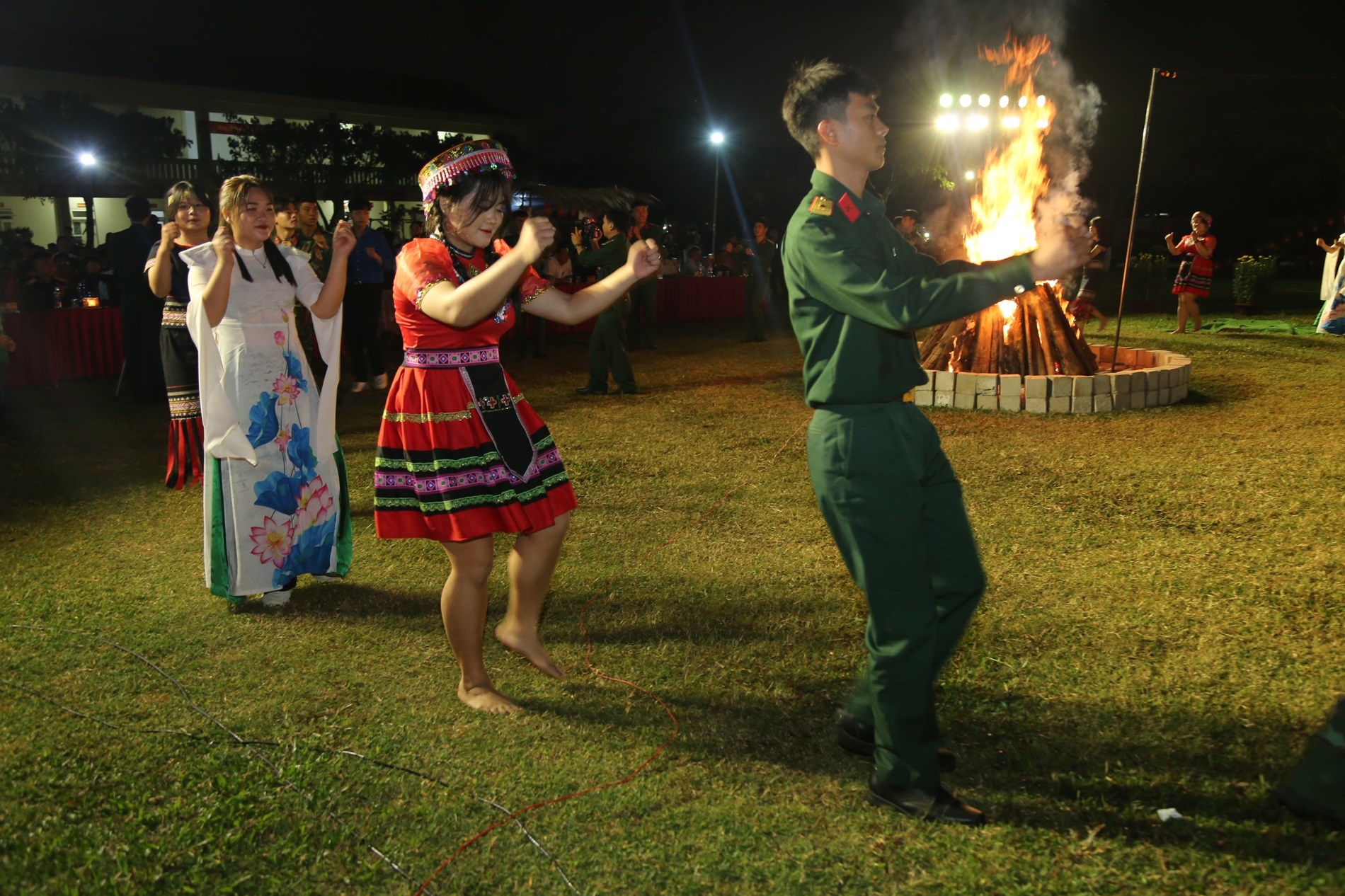 Quân khu 5: Xuân đoàn kết, Tết thắm tình quân dân