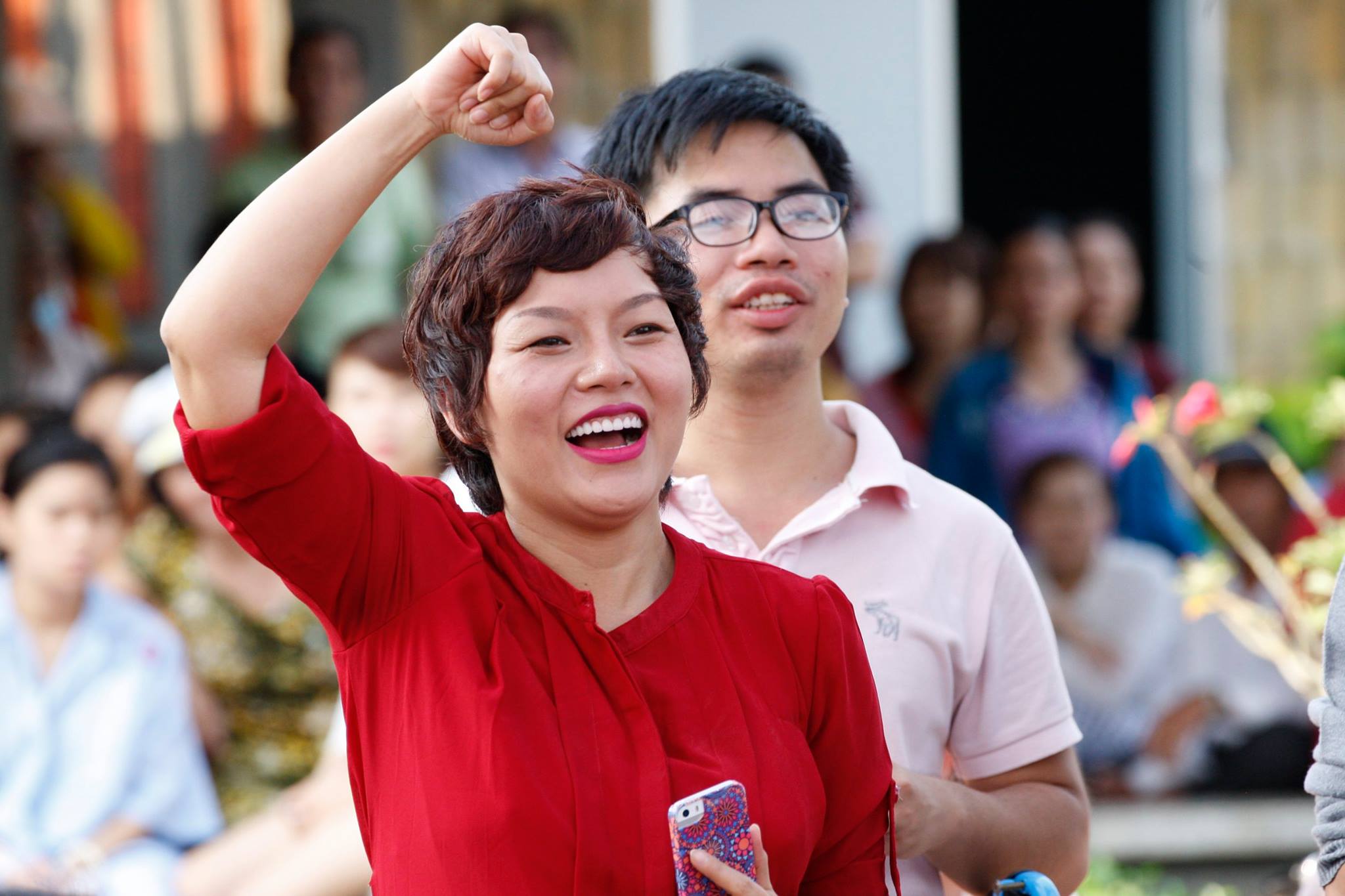 Ca sĩ Thái Thùy Linh: 5 năm mang âm nhạc đi đổi... nụ cười